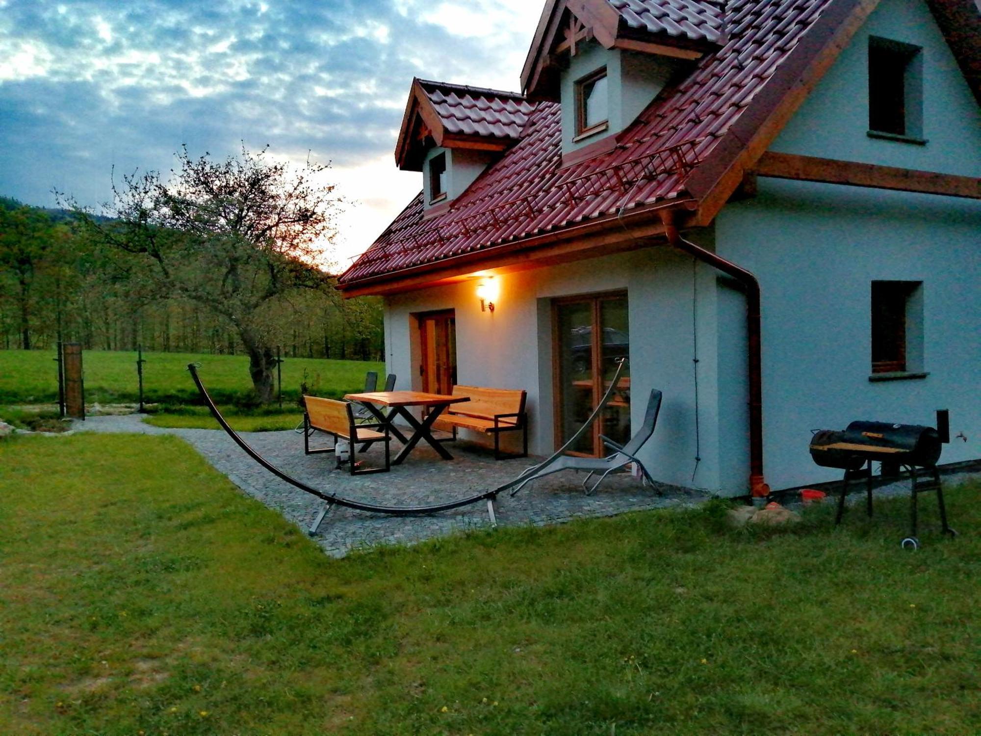 Domek W Gorach Sowich Пешице Екстериор снимка